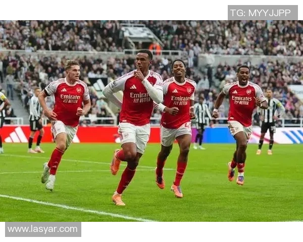 国王杯惊天逆转阿森纳5-1狂胜巴萨争议判罚引发全场热议