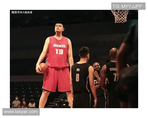 姚明在篮球场上穿几号球鞋对他的职业生涯影响有多大