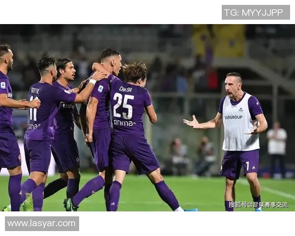 世界杯精彩对决那不勒斯与拜仁激战成平局全场沸腾