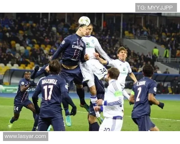 巴萨友谊赛大胜巴黎圣日耳曼六球狂潮引爆全场激情 巴萨友谊赛大胜巴黎圣日耳曼六球狂潮引爆全场激情