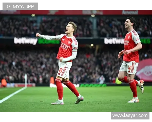 英超激战阿森纳强势3-0战胜那不勒斯赛后点评引发热议 英超激战阿森纳强势3-0战胜那不勒斯赛后点评引发热议