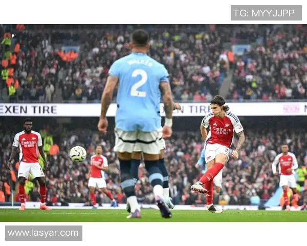 友谊赛激战曼城与阿森纳平局红牌争议引发全场热议